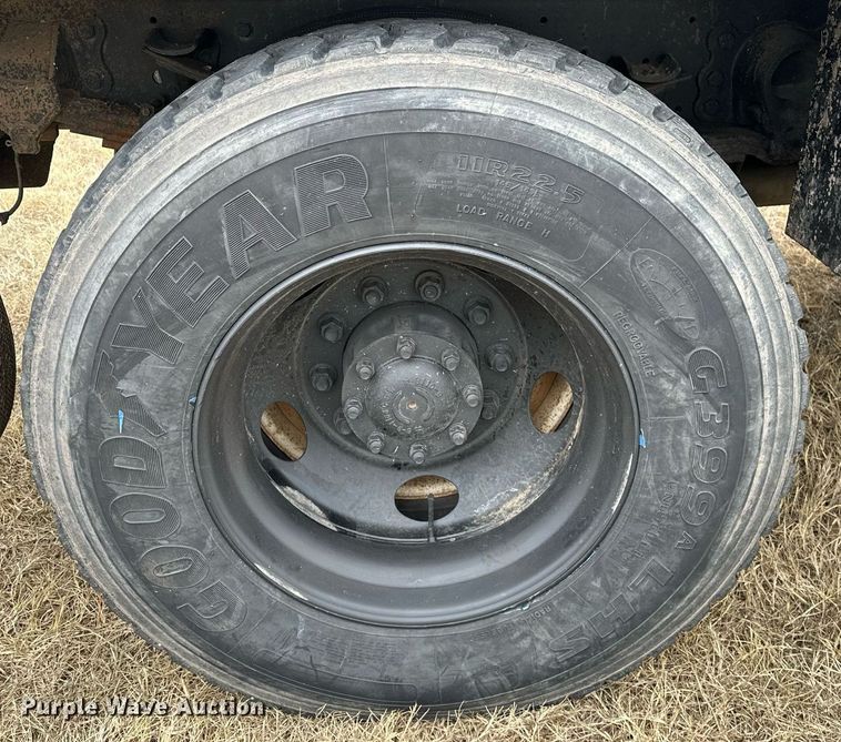 image for item OG9240 2003 Ford F750  winch truck