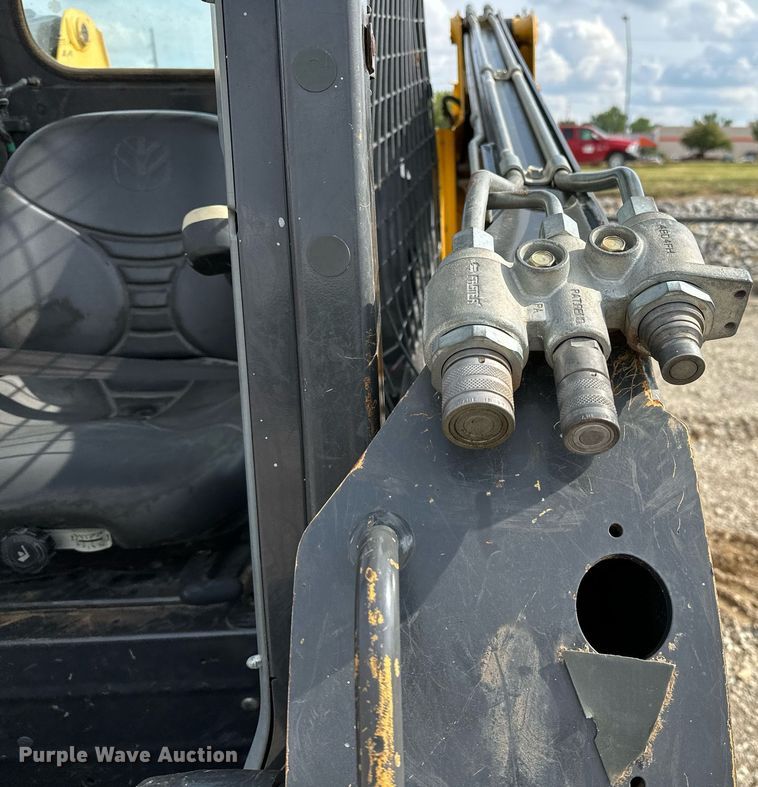 image for item OG9241 2014 New Holland C227  tracked skid steer loader