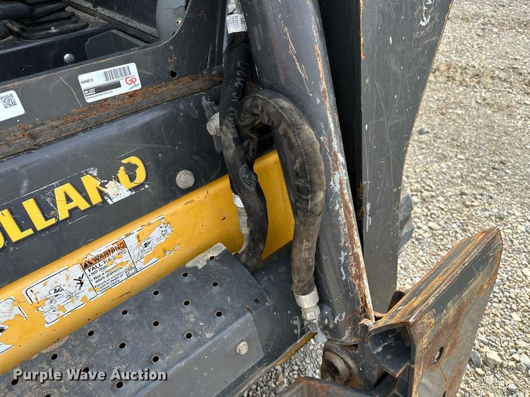 image for item OG9241 2014 New Holland C227  tracked skid steer loader