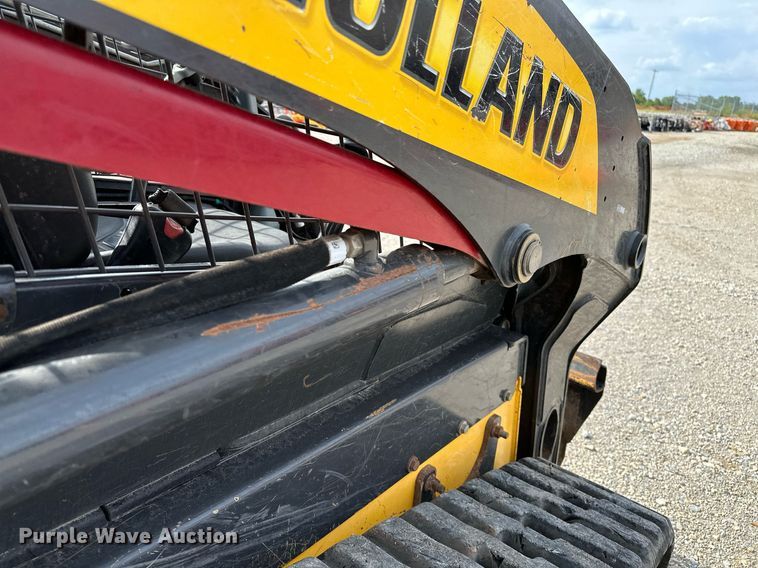 image for item OG9241 2014 New Holland C227  tracked skid steer loader