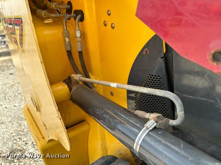 image for item OG9241 2014 New Holland C227  tracked skid steer loader