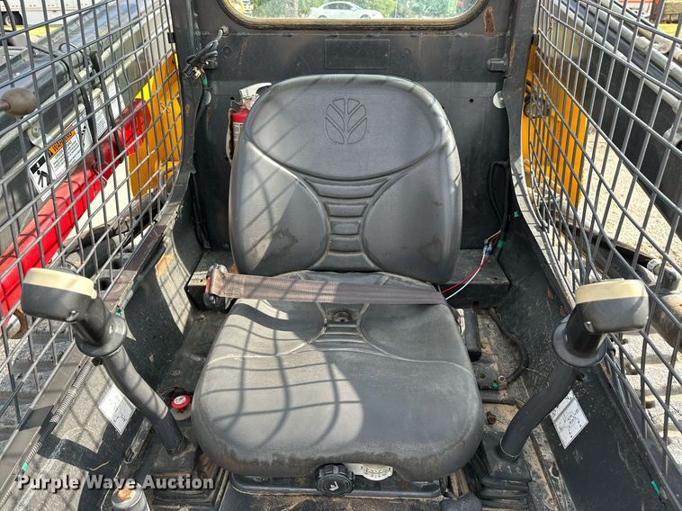 image for item OG9241 2014 New Holland C227  tracked skid steer loader