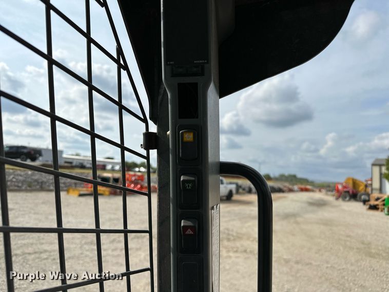 image for item OG9241 2014 New Holland C227  tracked skid steer loader