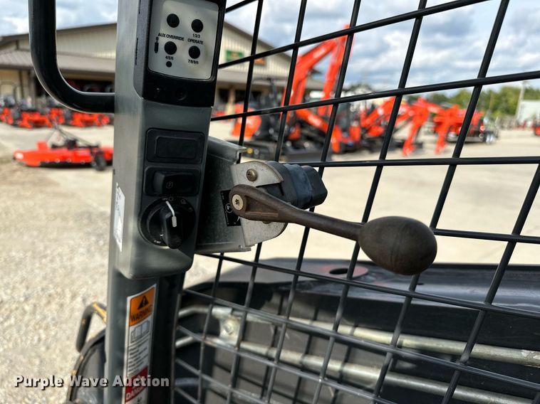 image for item OG9241 2014 New Holland C227  tracked skid steer loader