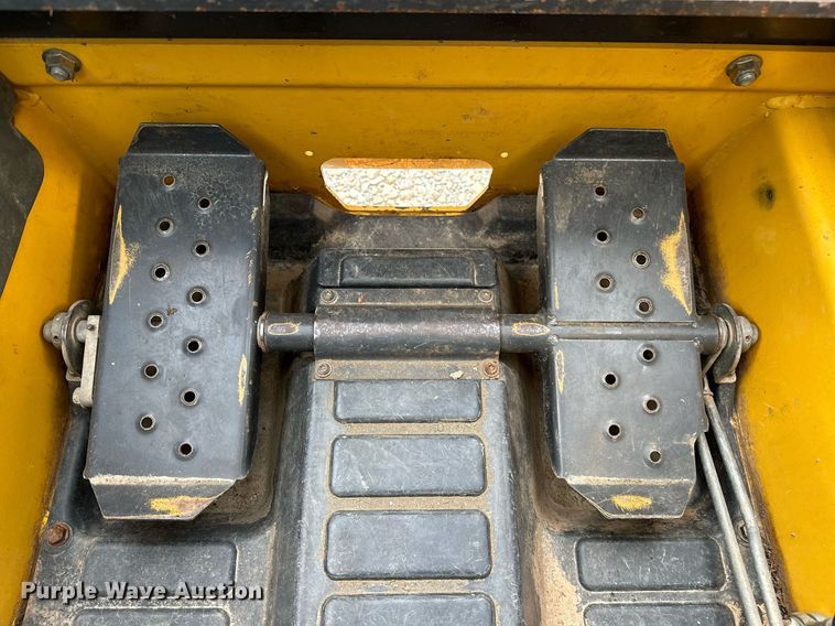 image for item OG9241 2014 New Holland C227  tracked skid steer loader