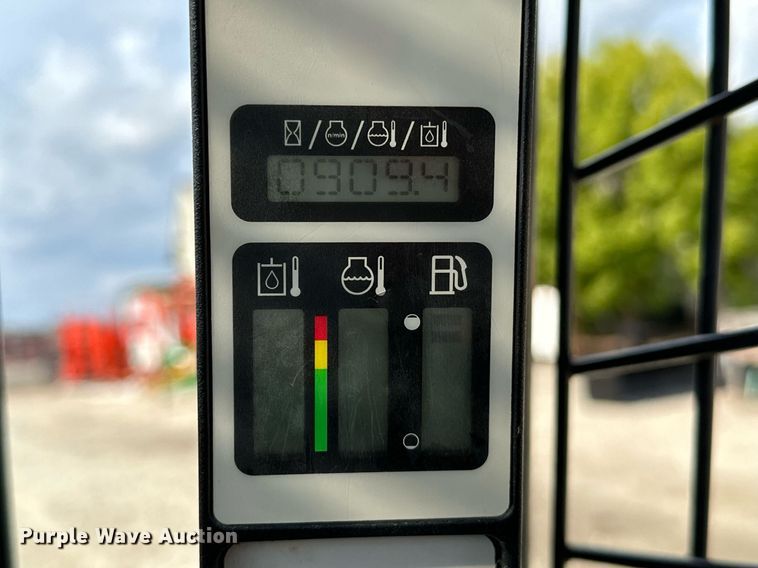 image for item OG9241 2014 New Holland C227  tracked skid steer loader