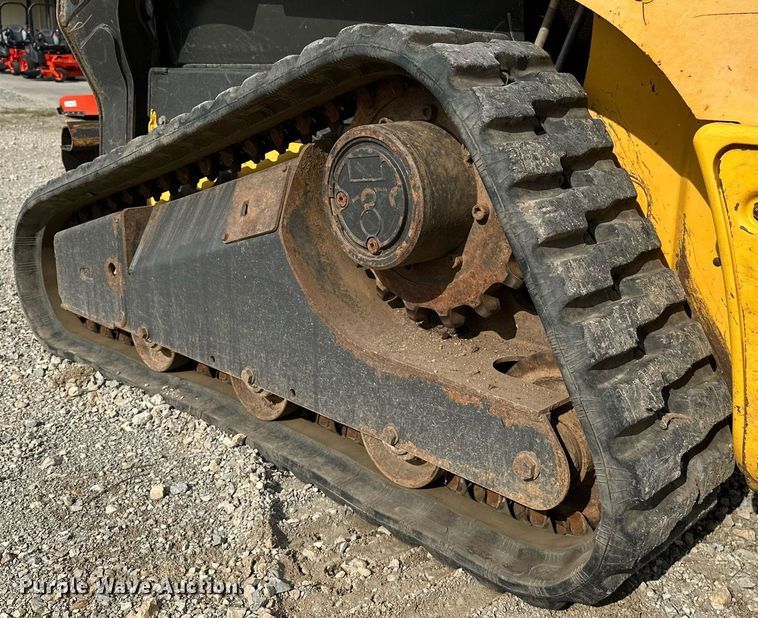 image for item OG9241 2014 New Holland C227  tracked skid steer loader