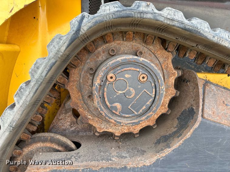 image for item OG9241 2014 New Holland C227  tracked skid steer loader