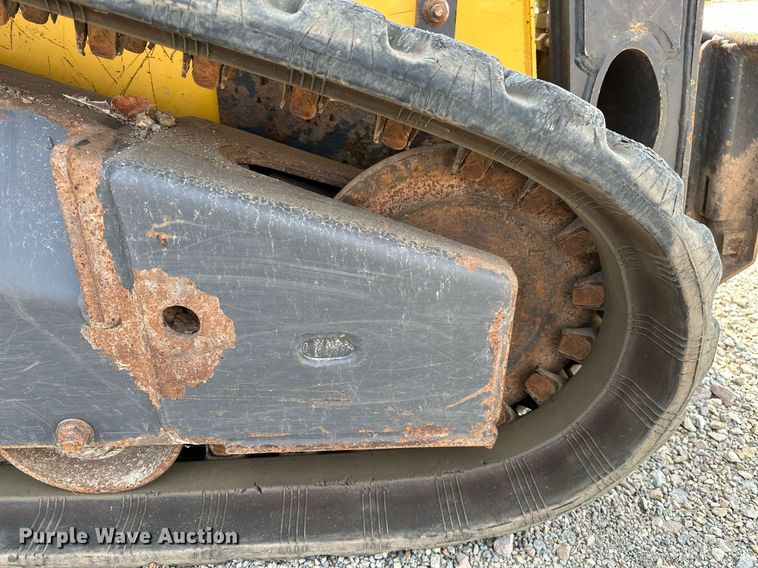 image for item OG9241 2014 New Holland C227  tracked skid steer loader