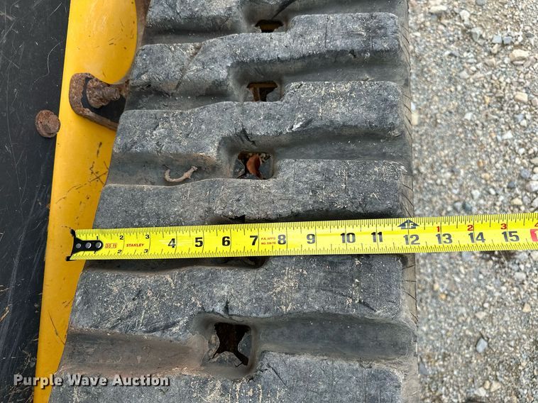 image for item OG9241 2014 New Holland C227  tracked skid steer loader