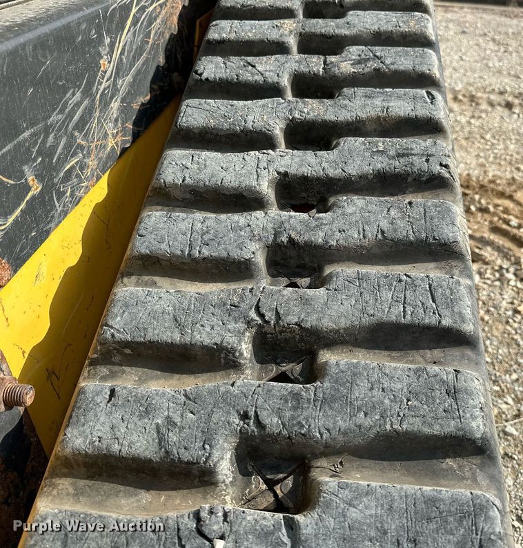 image for item OG9241 2014 New Holland C227  tracked skid steer loader