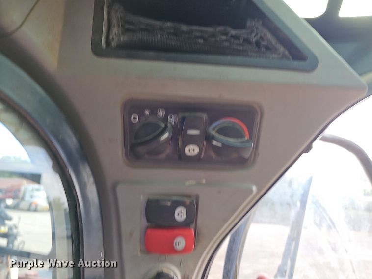 image for item OG9329 2016 Caterpillar 289D  tracked skid steer loader