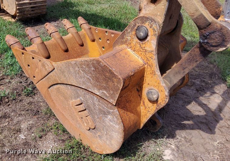 image for item OG9332 2005 Case CX160  excavator