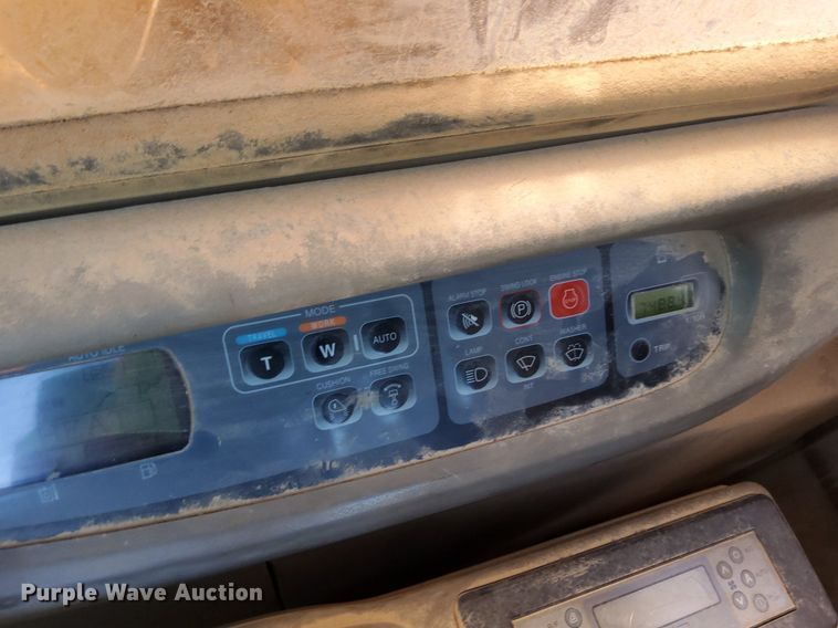 image for item OG9332 2005 Case CX160  excavator