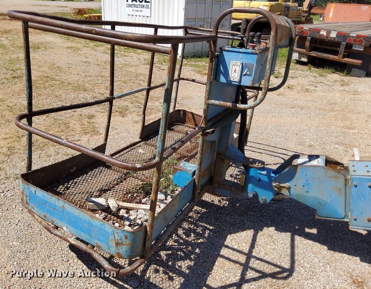 image for item OG9337 2002 Genie S80  boom lift