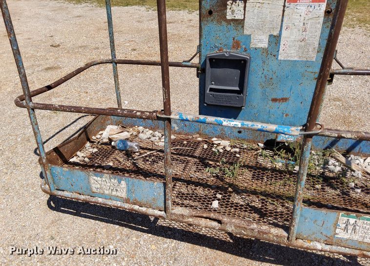 image for item OG9337 2002 Genie S80  boom lift