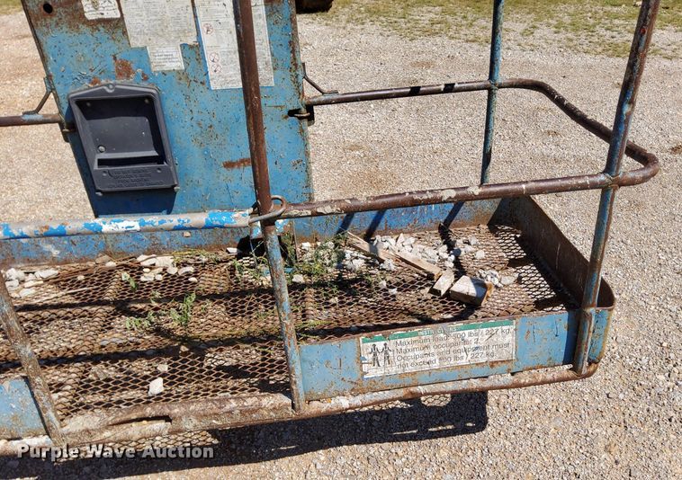 image for item OG9337 2002 Genie S80  boom lift