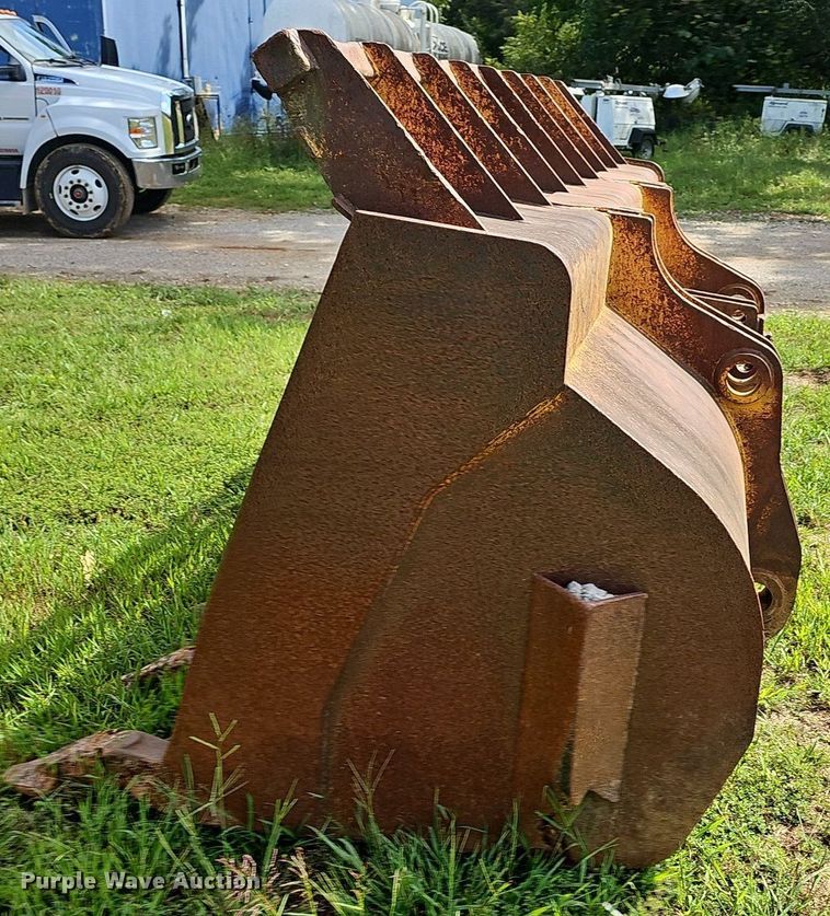 image for item OG9339 138"W bucket