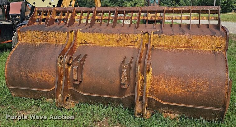 image for item OG9339 138"W bucket