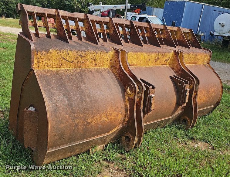 image for item OG9339 138"W bucket