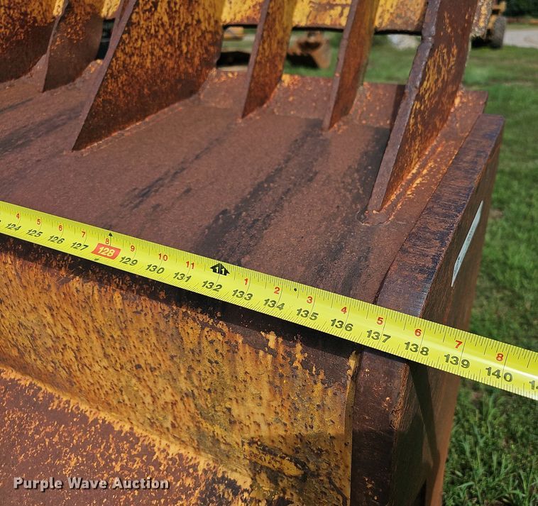 image for item OG9339 138"W bucket