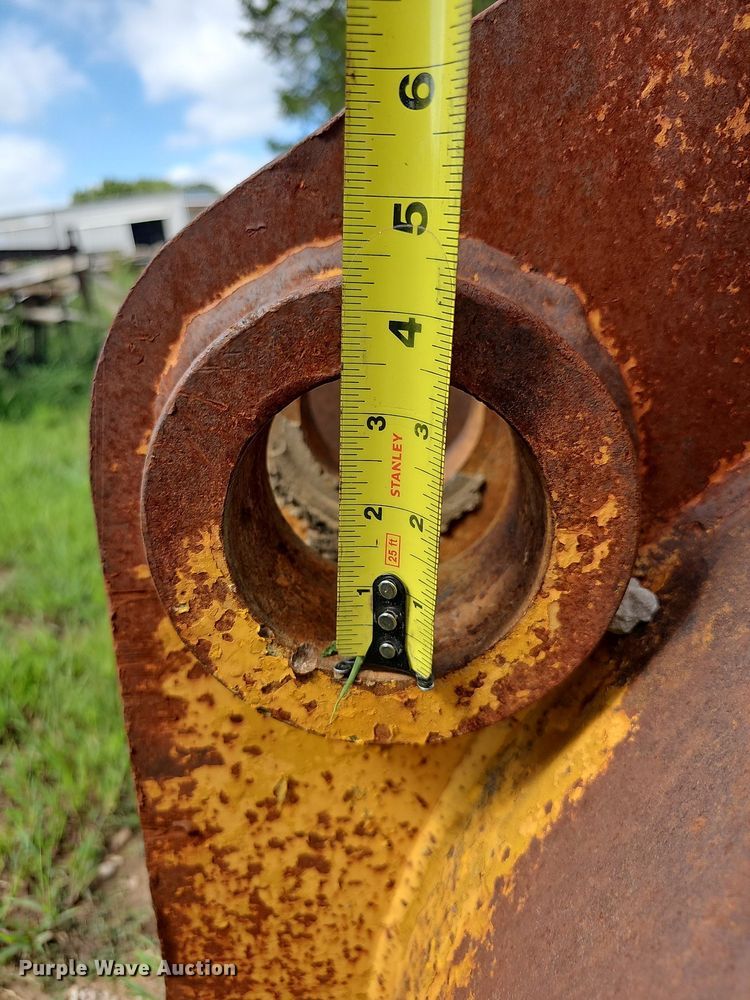 image for item OG9339 138"W bucket