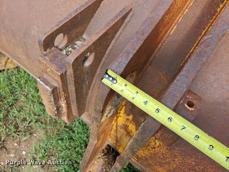 image for item OG9339 138"W bucket