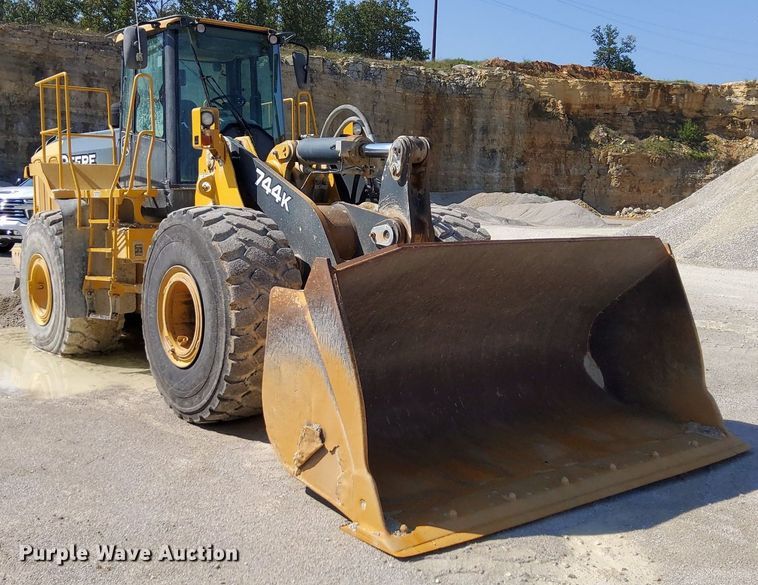 image for item OG9343 2010 John Deere 744K  wheel loader