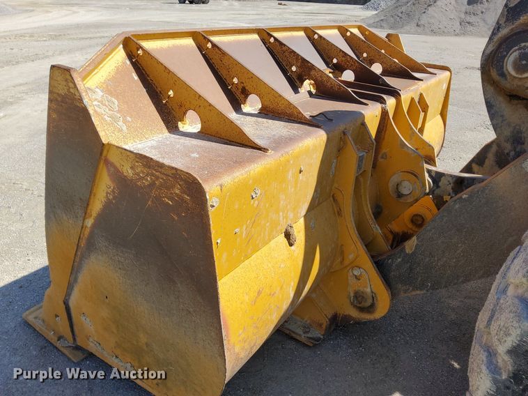 image for item OG9343 2010 John Deere 744K  wheel loader