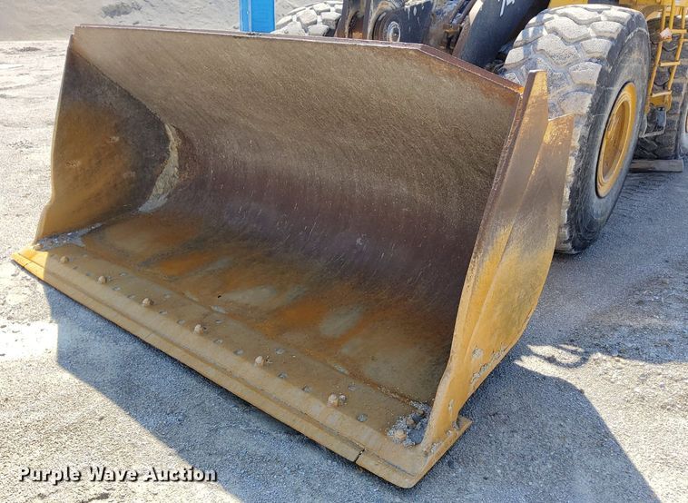 image for item OG9343 2010 John Deere 744K  wheel loader