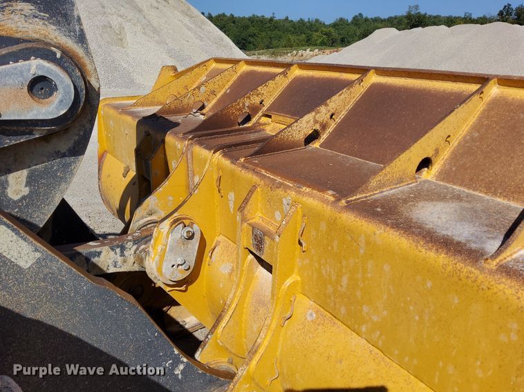 image for item OG9343 2010 John Deere 744K  wheel loader