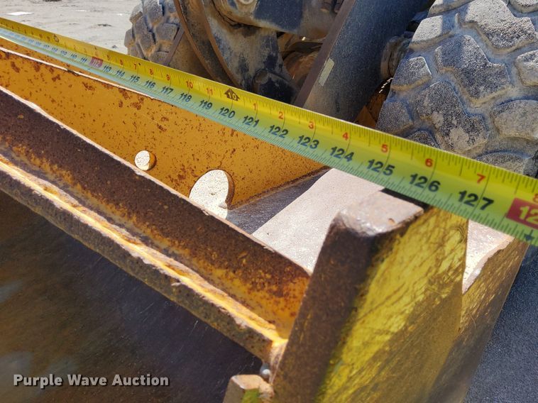 image for item OG9343 2010 John Deere 744K  wheel loader