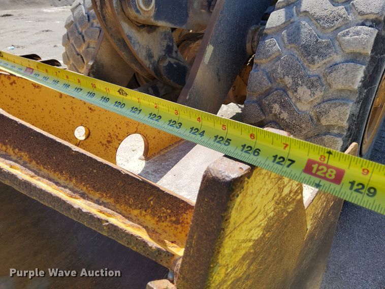 image for item OG9343 2010 John Deere 744K  wheel loader