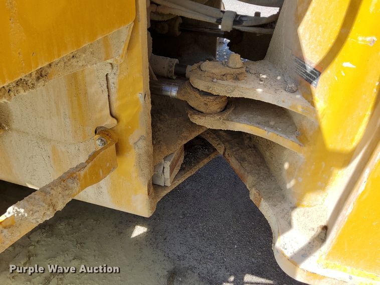 image for item OG9343 2010 John Deere 744K  wheel loader