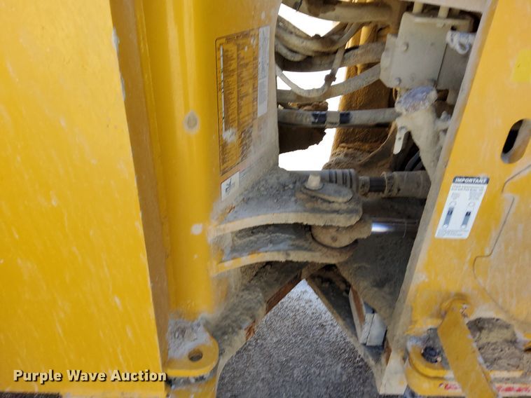 image for item OG9343 2010 John Deere 744K  wheel loader