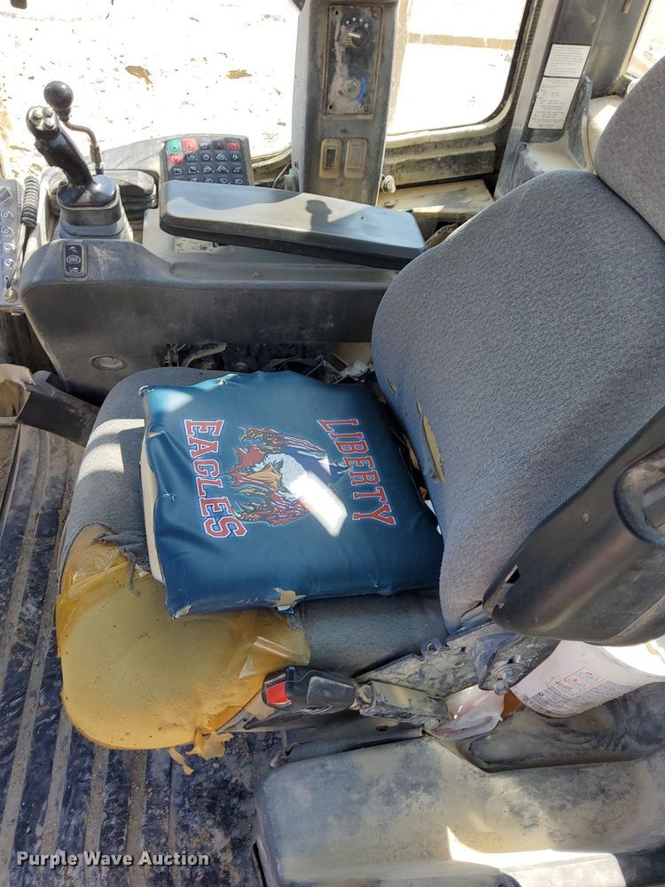 image for item OG9343 2010 John Deere 744K  wheel loader