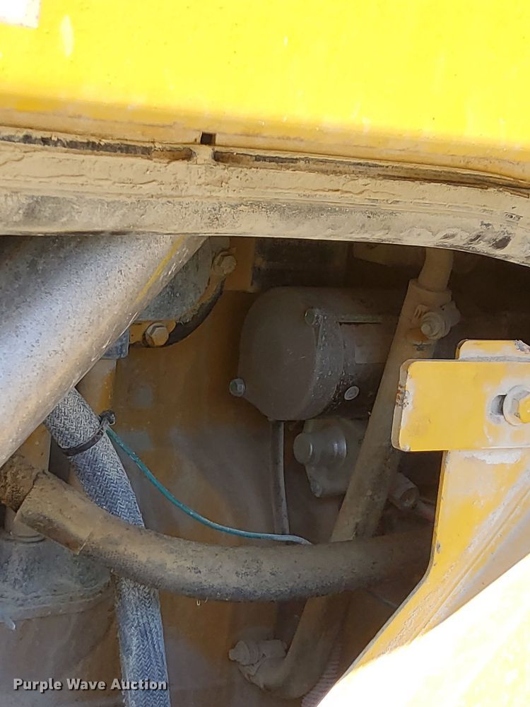 image for item OG9343 2010 John Deere 744K  wheel loader