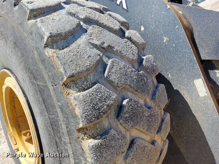 image for item OG9343 2010 John Deere 744K  wheel loader