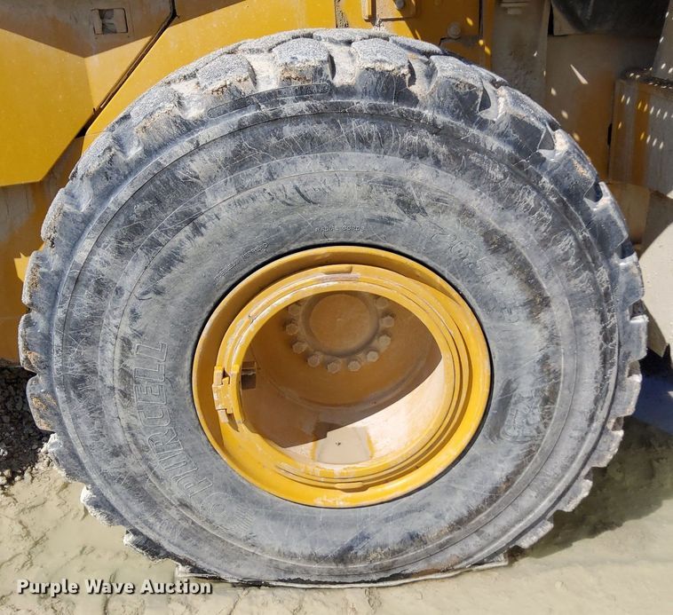 image for item OG9343 2010 John Deere 744K  wheel loader