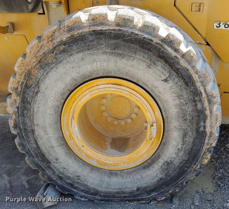 image for item OG9343 2010 John Deere 744K  wheel loader