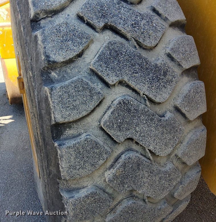 image for item OG9343 2010 John Deere 744K  wheel loader