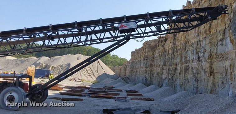 image for item OG9344 2019 TCI Fabick Cat 36x70 Diesel RS  radial stacking conveyor