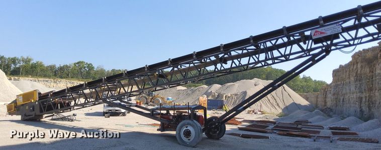 image for item OG9344 2019 TCI Fabick Cat 36x70 Diesel RS  radial stacking conveyor