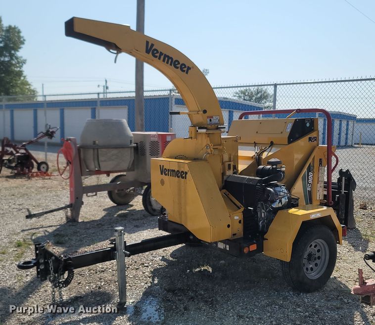 image for item OG9382 2020 Vermeer BC900XL  wood chipper