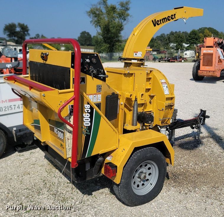 image for item OG9382 2020 Vermeer BC900XL  wood chipper