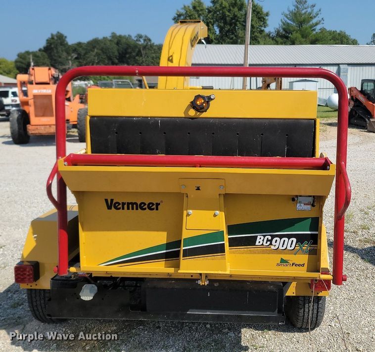 image for item OG9382 2020 Vermeer BC900XL  wood chipper