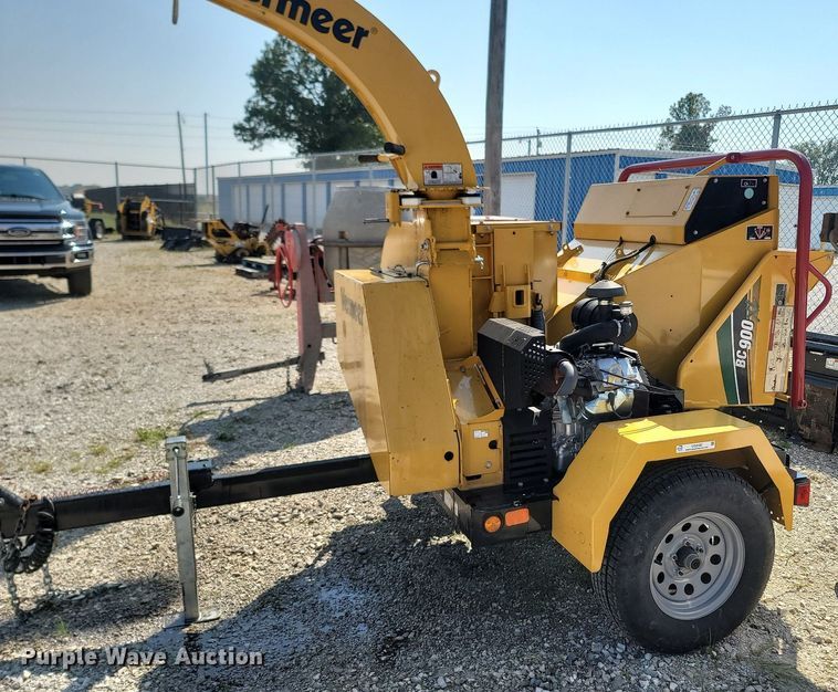image for item OG9382 2020 Vermeer BC900XL  wood chipper