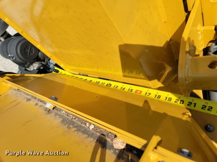 image for item OG9382 2020 Vermeer BC900XL  wood chipper