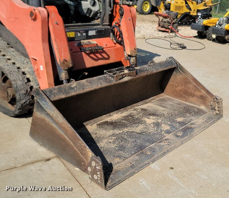 image for item OG9384 2016 Kubota SVL 75-2  skid steer loader