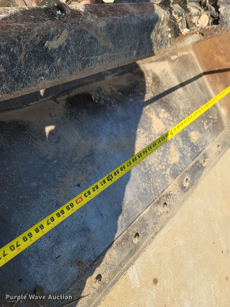 image for item OG9384 2016 Kubota SVL 75-2  skid steer loader